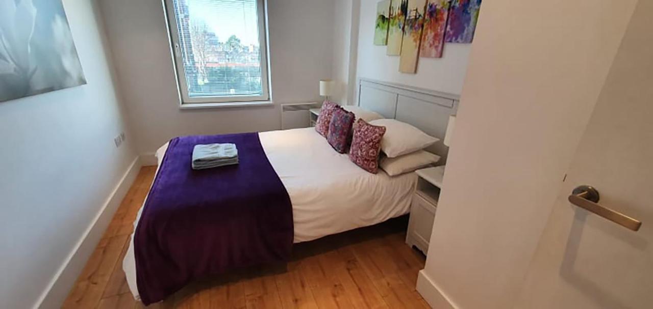 Bright & Spacious Double Bedroom With Ensuite And Concierge! Paid Parking Available Londra Exterior foto